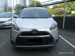 2019 Toyota Sienta V Silver - Jual mobil bekas di DKI Jakarta