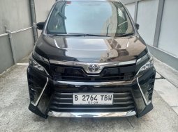 2017 Toyota Voxy 2.0 A/T Hitam - Jual mobil bekas di Jawa Barat