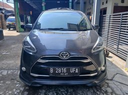 2017 Toyota Sienta Q Abu-abu - Jual mobil bekas di DKI Jakarta