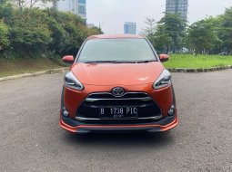 2016 Toyota Sienta Q Orange - Jual mobil bekas di Jawa Barat