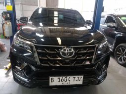 2022 Toyota Fortuner Hitam - Jual mobil bekas di Jawa Barat