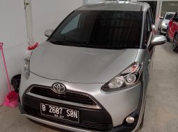 2017 Toyota Sienta V CVT Silver - Jual mobil bekas di DKI Jakarta