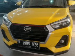 2021 Daihatsu Rocky 1.0 R Turbo CVT ADS Kuning - Jual mobil bekas di DKI Jakarta