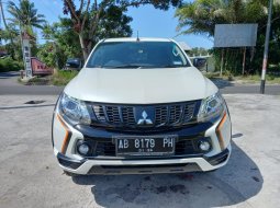 2019 Mitsubishi Triton Putih - Jual mobil bekas di DI Yogyakarta