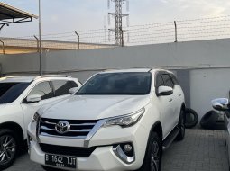 2019 Toyota Fortuner 2.4 VRZ AT Putih - Jual mobil bekas di DKI Jakarta