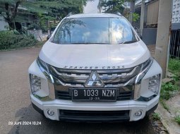 2020 Mitsubishi Xpander Cross Premium Package AT Putih - Jual mobil bekas di Banten
