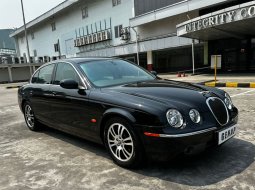 2005 Jaguar S Type Hitam - Jual mobil bekas di DKI Jakarta