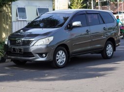 2012 Toyota Kijang Innova 2.5 G Abu-abu - Jual mobil bekas di Jawa Timur
