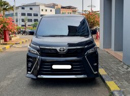 2020 Toyota Voxy 2.0 A/T Hitam - Jual mobil bekas di DKI Jakarta