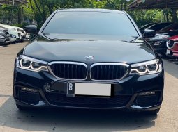 2020 BMW 5 Series 530i Hitam - Jual mobil bekas di DKI Jakarta