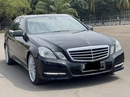 2011 Mercedes-Benz E-Class E 300 Hitam - Jual mobil bekas di DKI Jakarta