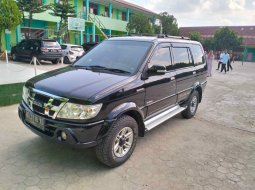 2010 Isuzu Panther TOURING Hitam - Jual mobil bekas di Sumatra Selatan