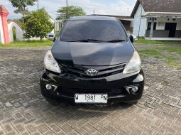 2013 Toyota Avanza E Hitam - Jual mobil bekas di Jawa Timur