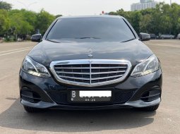 2016 Mercedes-Benz E-Class E 200 Hitam - Jual mobil bekas di DKI Jakarta