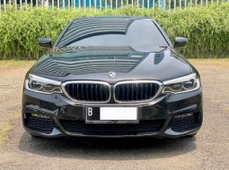 2020 BMW 5 Series 530i Hitam - Jual mobil bekas di DKI Jakarta