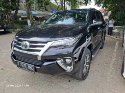 2019 Toyota Fortuner 2.4 VRZ AT Hitam - Jual mobil bekas di Banten