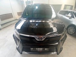 2018 Toyota Voxy 2.0 A/T Hitam - Jual mobil bekas di Banten