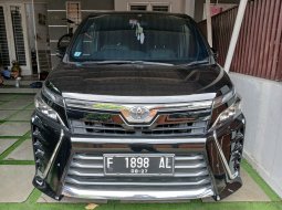 2018 Toyota Voxy 2.0 A/T Hitam - Jual mobil bekas di Banten