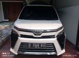 2019 Toyota Voxy 2.0 A/T Putih - Jual mobil bekas di Jawa Barat