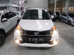 2016 Daihatsu Terios CUSTOM Putih - Jual mobil bekas di Jawa Barat