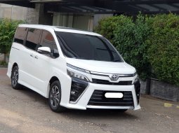 2018 Toyota Voxy 2.0 A/T Putih - Jual mobil bekas di DKI Jakarta