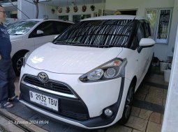 2018 Toyota Sienta V Putih - Jual mobil bekas di DKI Jakarta