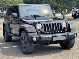 2011 Jeep Wrangler Rubicon Hitam - Jual mobil bekas di DKI Jakarta