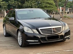 2011 Mercedes-Benz E-Class E 300 Hitam - Jual mobil bekas di DKI Jakarta