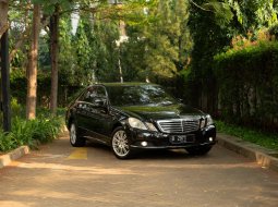 2010 Mercedes-Benz E-Class E250 Hitam - Jual mobil bekas di DKI Jakarta