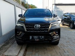 2022 Toyota Fortuner Hitam - Jual mobil bekas di Banten