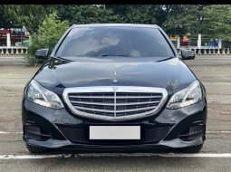 2016 Mercedes-Benz E-Class E 200 Hitam - Jual mobil bekas di DKI Jakarta