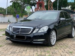 2011 Mercedes-Benz E-Class E 300 Hitam - Jual mobil bekas di DKI Jakarta