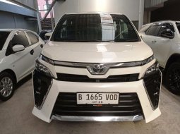 2018 Toyota Voxy 2.0 A/T Putih - Jual mobil bekas di DKI Jakarta