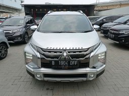 2021 Mitsubishi Xpander Cross Premium Package AT Silver - Jual mobil bekas di Jawa Barat