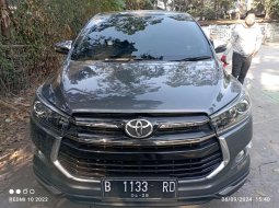 2020 Toyota Venturer Abu-abu - Jual mobil bekas di DKI Jakarta