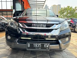 2015 Isuzu MU-X 2.5 Hitam - Jual mobil bekas di Jawa Barat