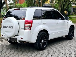 2015 Suzuki Grand Vitara 2.4 Putih - Jual mobil bekas di DI Yogyakarta