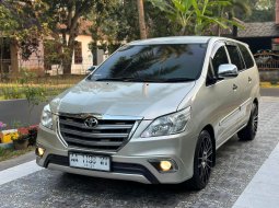 2013 Toyota Kijang Innova E Silver - Jual mobil bekas di Jawa Tengah