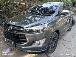 2020 Toyota Kijang Innova E 2.0 Abu-abu - Jual mobil bekas di Jawa Barat