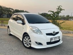 2010 Toyota Yaris S Putih - Jual mobil bekas di Jawa Tengah