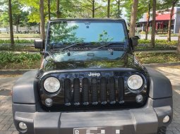 2014 Jeep Wrangler Sport CRD Unlimited Hitam - Jual mobil bekas di DI Yogyakarta