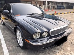 2006 Jaguar XJ Six Hitam - Jual mobil bekas di Banten