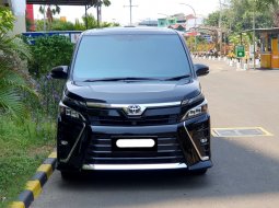 2021 Toyota Voxy 2.0 A/T Hitam - Jual mobil bekas di DKI Jakarta