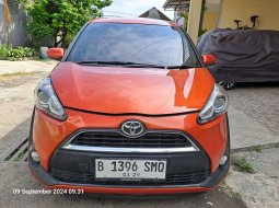 2017 Toyota Sienta V Orange - Jual mobil bekas di Jawa Barat