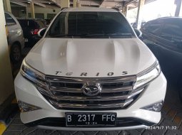 2019 Daihatsu Terios R A/T Putih - Jual mobil bekas di Jawa Barat