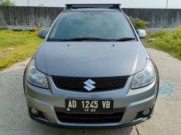 2010 Suzuki SX4 X-Over Abu-abu - Jual mobil bekas di Jawa Tengah