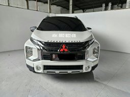 2019 Mitsubishi Xpander Cross Premium Package AT Putih - Jual mobil bekas di Jawa Barat