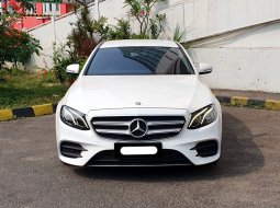 2017 Mercedes-Benz E-Class E250 Putih - Jual mobil bekas di DKI Jakarta