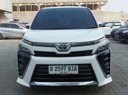 2019 Toyota Voxy 2.0 A/T Putih - Jual mobil bekas di Banten