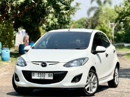 2013 Mazda 2 S Putih - Jual mobil bekas di Jawa Tengah